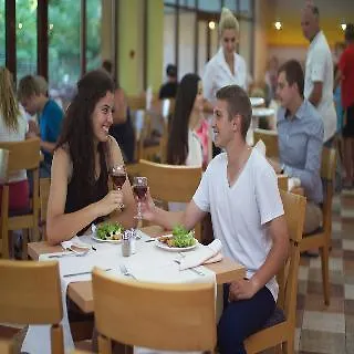 Üdülőközpont Elena Aranyhomok